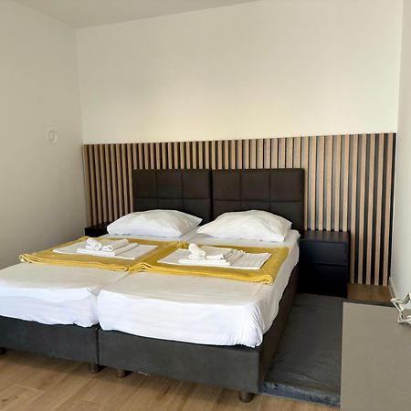 Apartmani Tatjana Novalja Buitenkant foto
