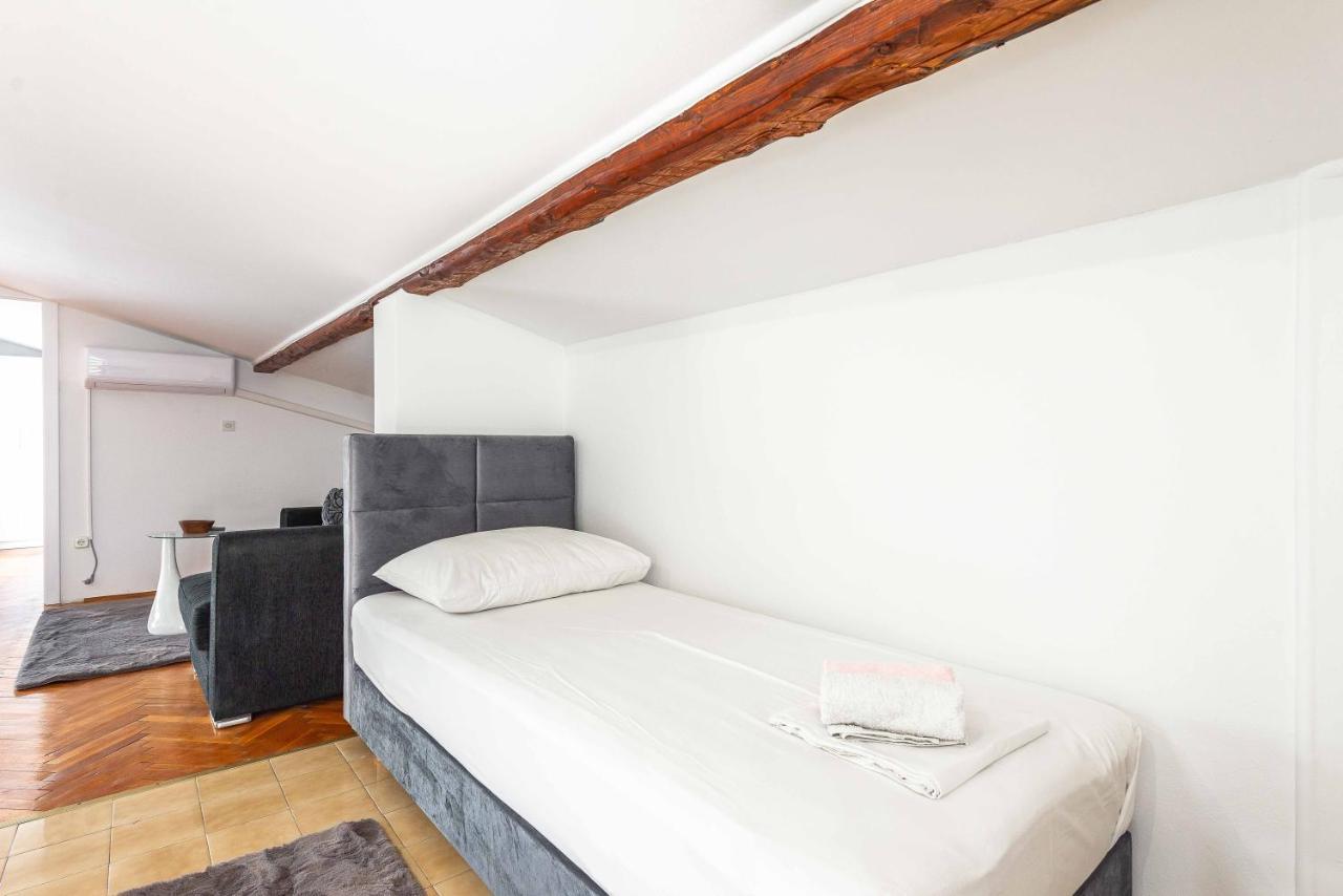 Apartmani Tatjana Novalja Buitenkant foto