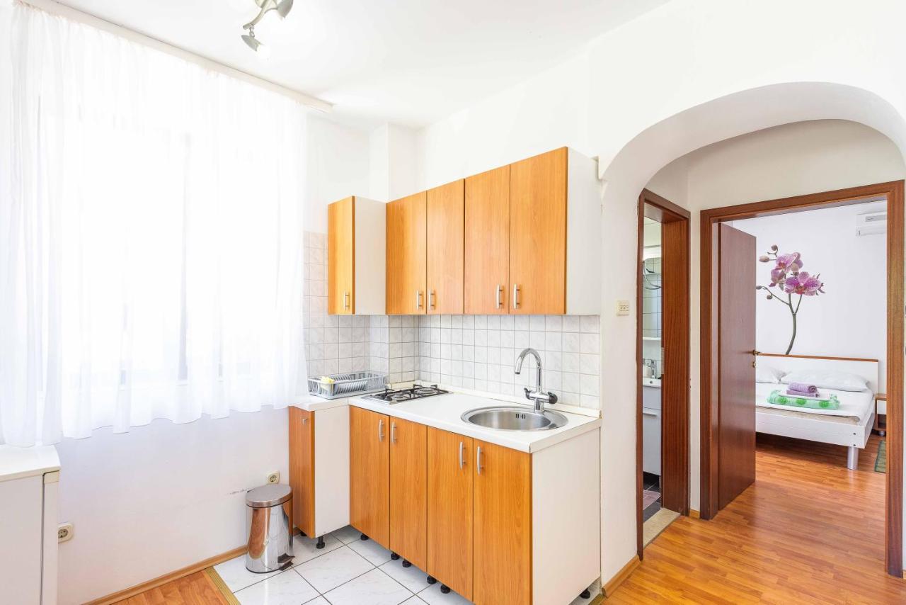 Apartmani Tatjana Novalja Buitenkant foto