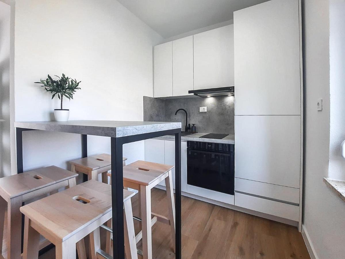 Apartmani Tatjana Novalja Buitenkant foto