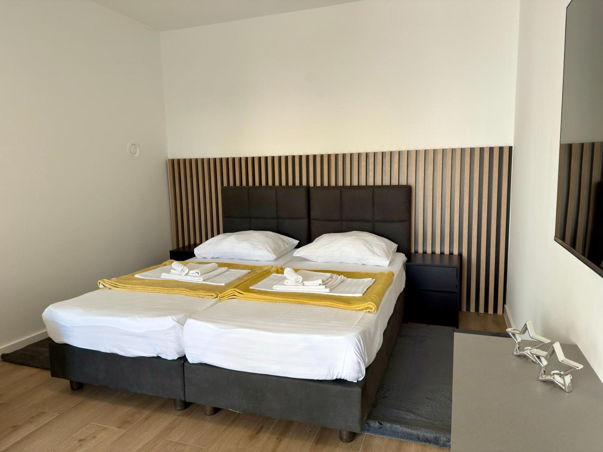 Apartmani Tatjana Novalja Buitenkant foto
