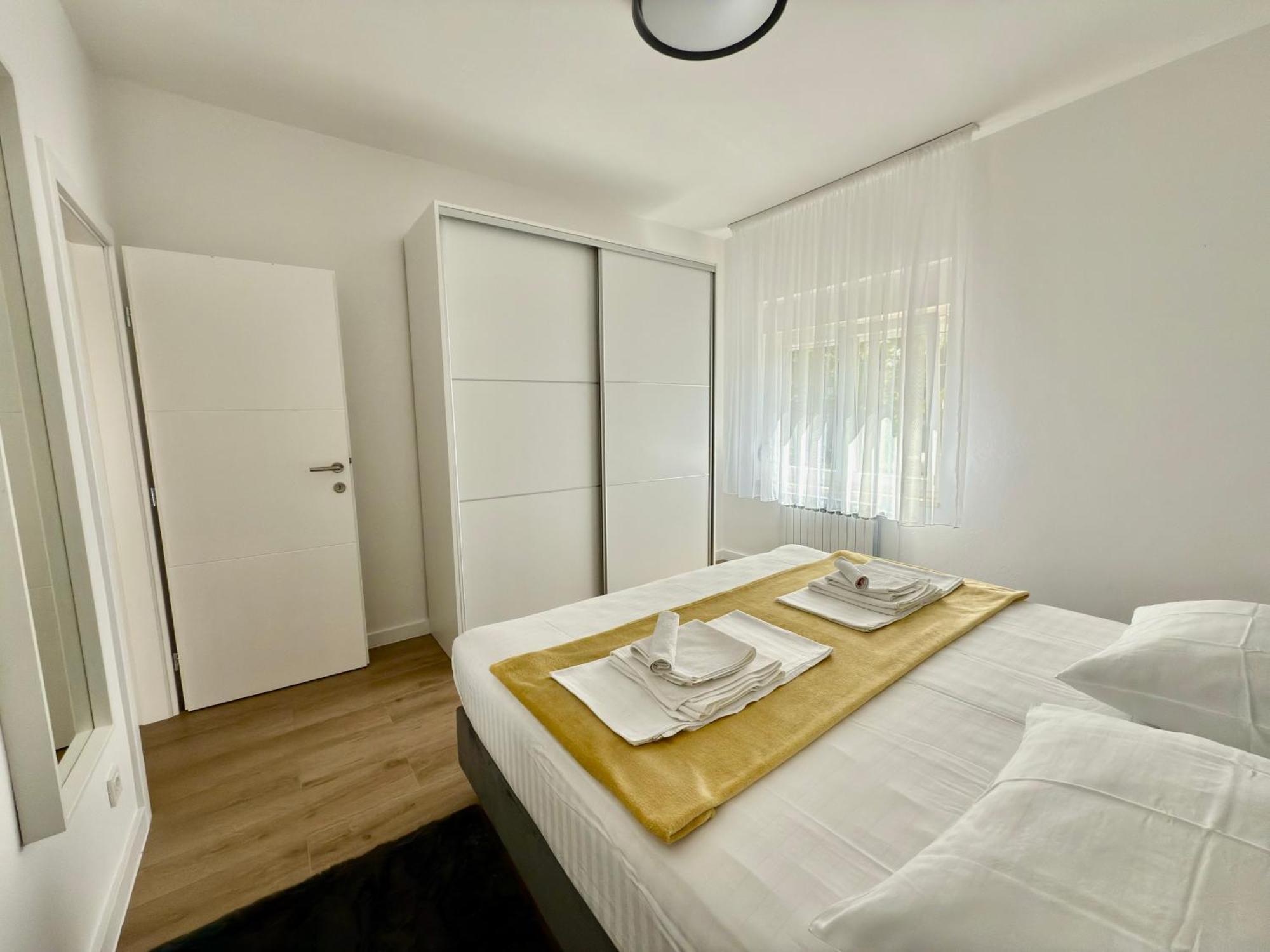 Apartmani Tatjana Novalja Buitenkant foto
